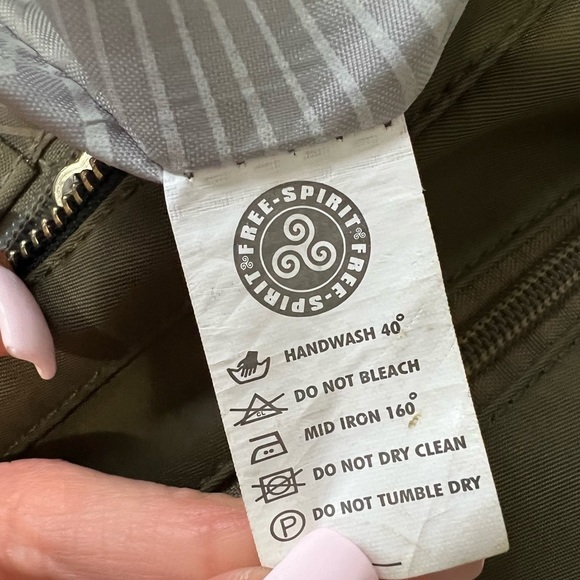 Free Spirit Nylon Crossbody Sling Shoulder Bag – Olive Green - Picture 13 of 14